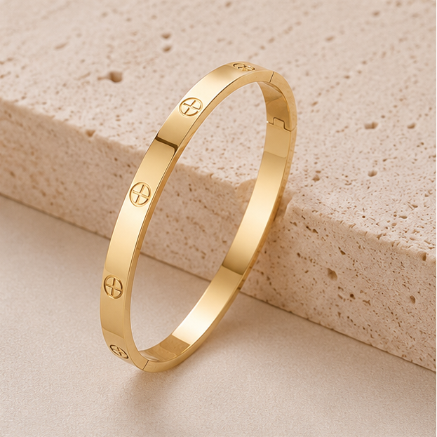 Lucia Love Bangle