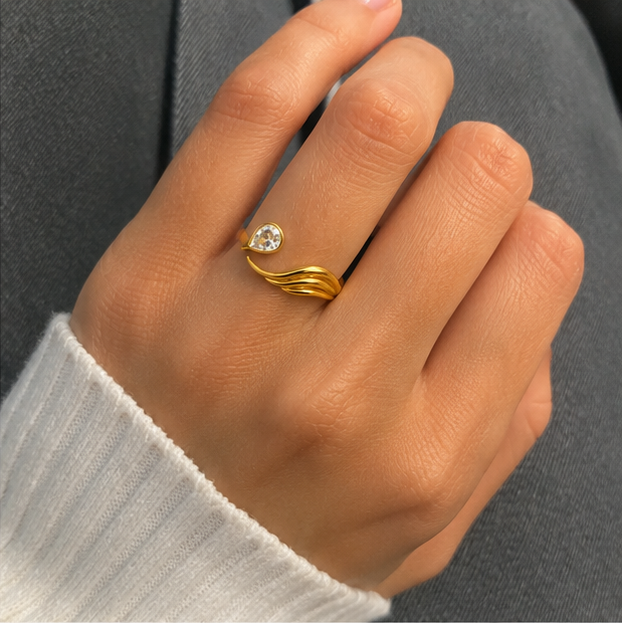 Dalia Dove Ring