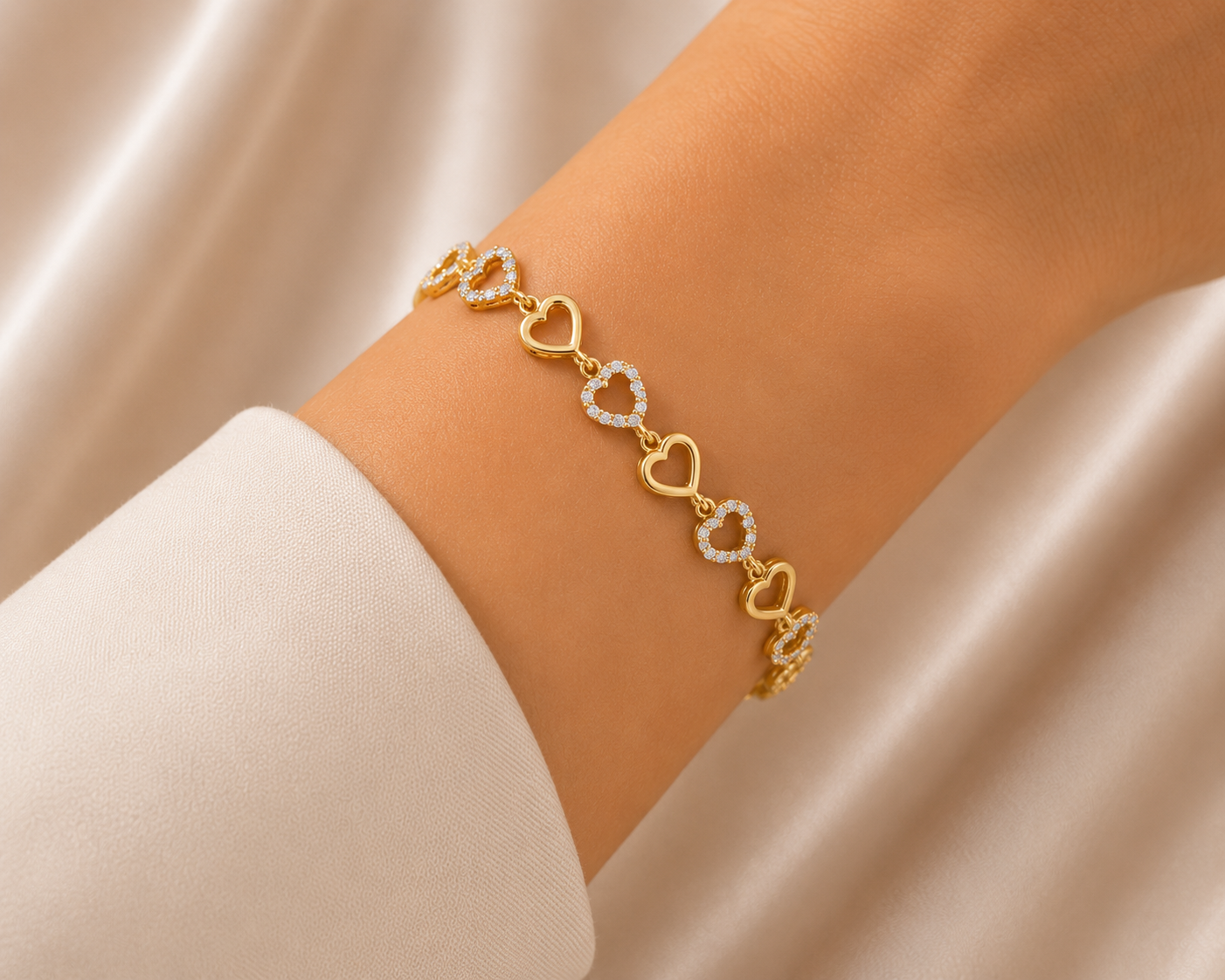 Amoura Heart Bracelet
