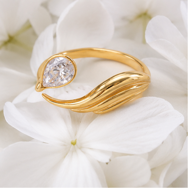 Dalia Dove Ring