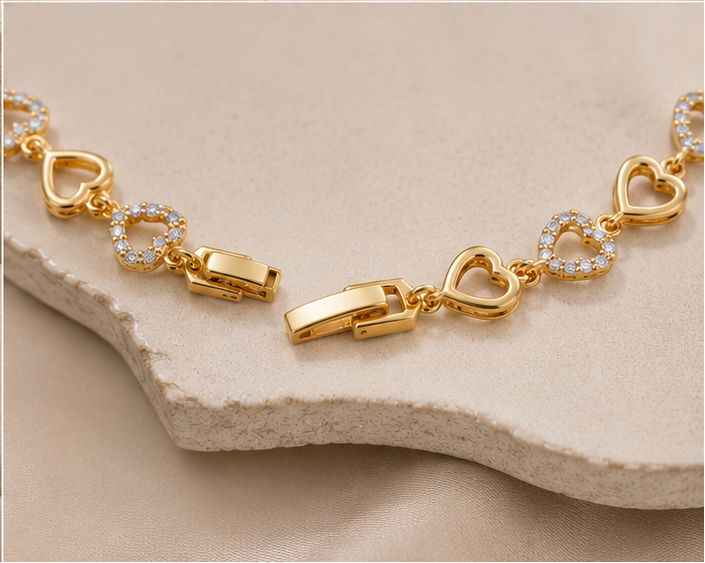 Amoura Heart Bracelet